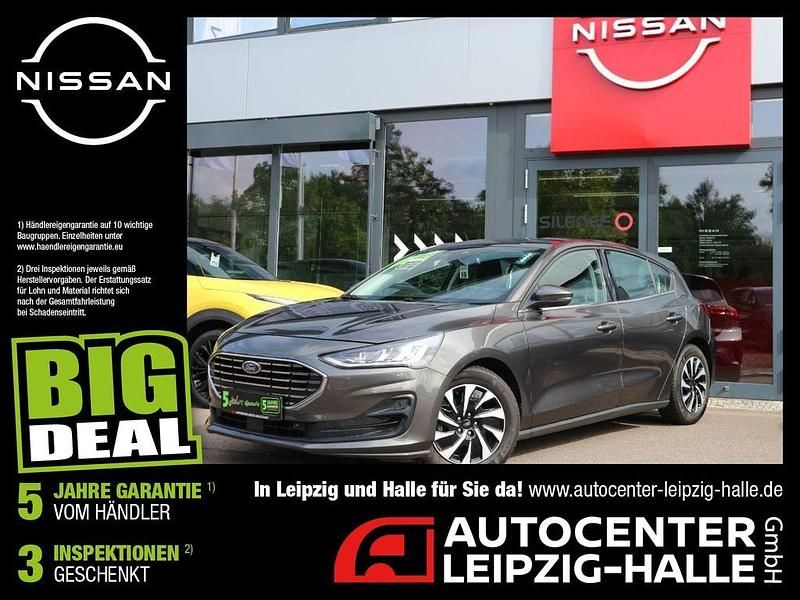 Grau Gebraucht 2022 Ford Focus Titanium Limousine | 19.320 € (Guter Preis) - Bild 1/4
