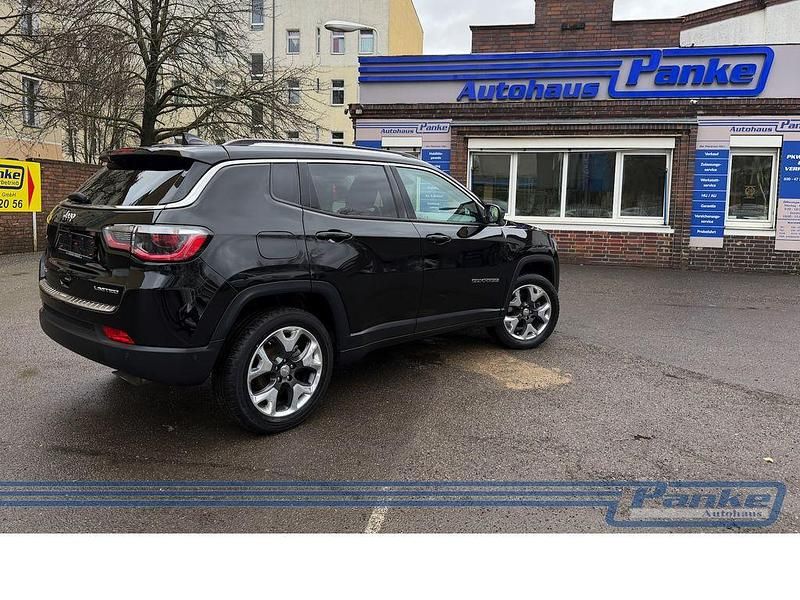 Gebraucht Jeep Compass Limited 170 PS (125 kW) 2018 Diamond black SUV