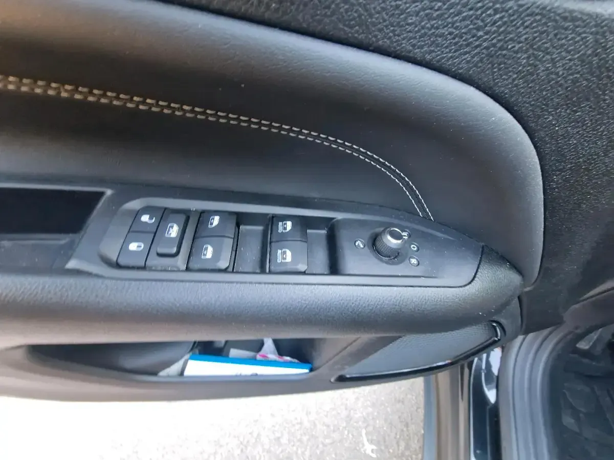 Gebraucht Jeep Compass 150 PS (110 kW) 2023 Schwarz SUV