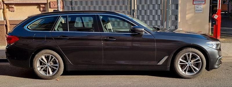 Schwarz Gebraucht 2020 BMW 520 Kombi | 18.500 € (Guter Preis) - Bild 1/4