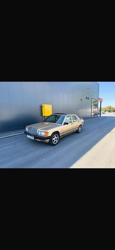 Gold Gebraucht 1987 Mercedes 190 Limousine | 4.000 € - Bild 1/4