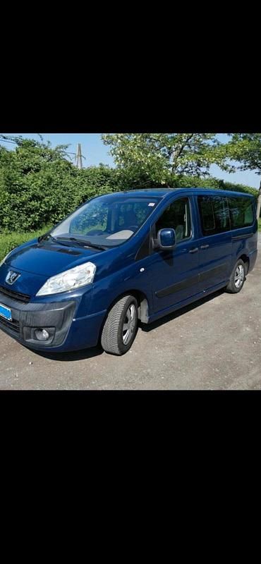 Gebraucht Peugeot TePee 136 PS (100 kW) 2010 Blau Van / Kleinbus