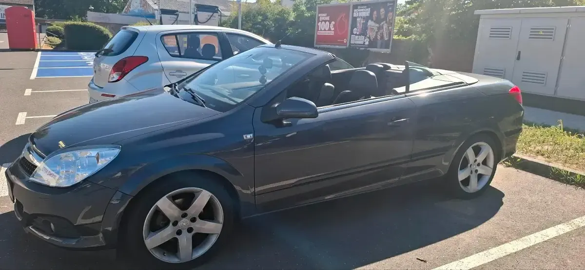 Gebraucht Opel Astra 140 PS (102 kW) 2008 Blau Cabrio