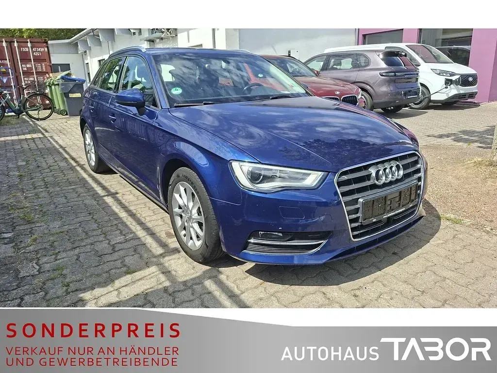 Gebraucht Audi A3 Attraction 125 PS (91 kW) 2015 Scubablau metallic Limousine