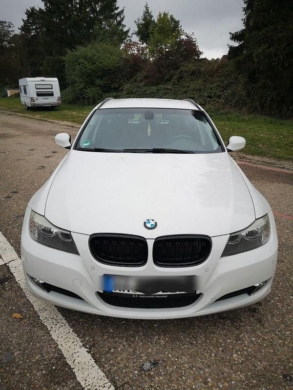 Weiß Gebraucht 2012 BMW 320 Kombi | 8.000 € (Superpreis) - Bild 1/4