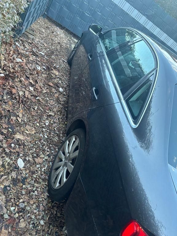 Gebraucht Audi A4 Ambiente 143 PS (105 kW) 2009 Grau Limousine