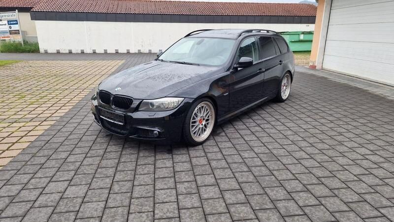 Schwarz Gebraucht 2009 BMW 320 M Sport Kombi | 7.000 € (Fairer Preis) - Bild 1/4