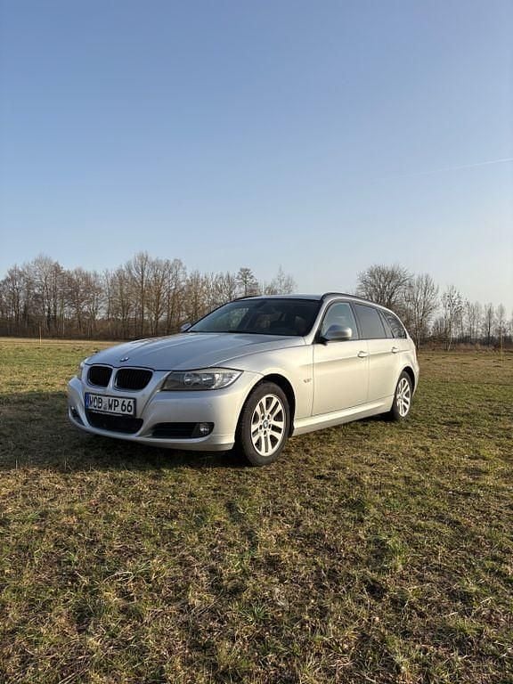 Gebraucht BMW 316 116 PS (85 kW) 2011 Silber Kombi