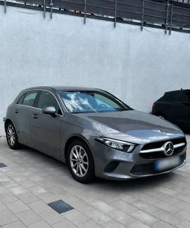 Gebraucht Mercedes A180 116 PS (85 kW) 2018 Limousine