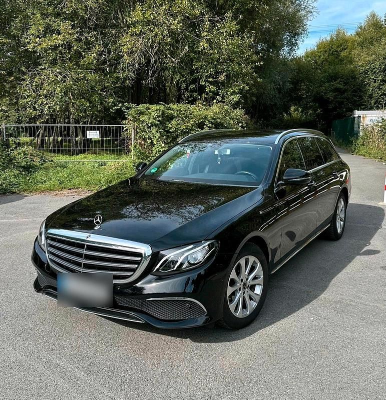 Gebraucht Mercedes E200 184 PS (135 kW) 2018 Schwarz Kombi
