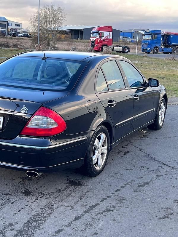 Gebraucht Mercedes E280 231 PS (169 kW) 2008 Schwarz Limousine