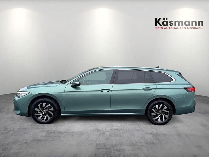 Gebraucht VW Passat Business 150 PS (110 kW) 2025 Grün Kombi