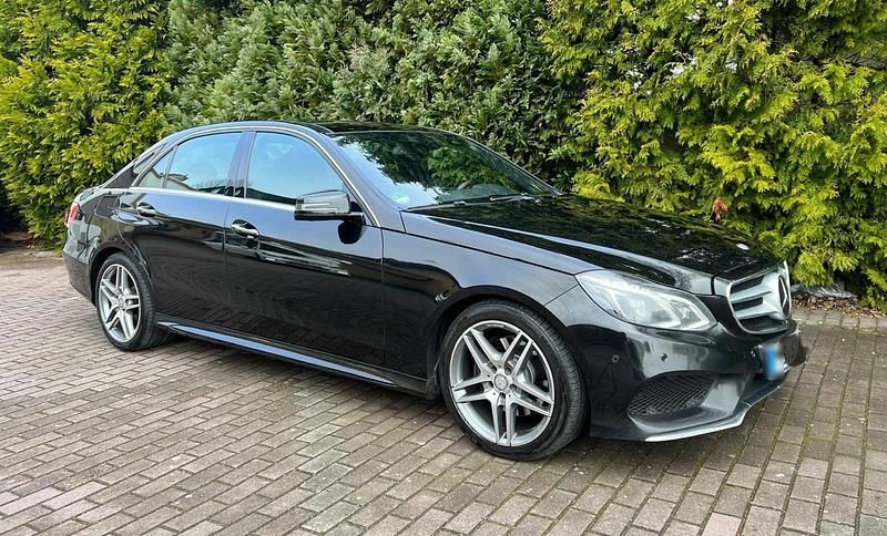 Gebraucht Mercedes E250 AMG line 204 PS (150 kW) 2015 Schwarz Limousine