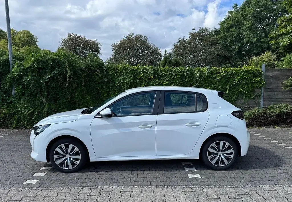 Gebraucht Peugeot 208 Active 102 PS (75 kW) 2020 Kleinwagen
