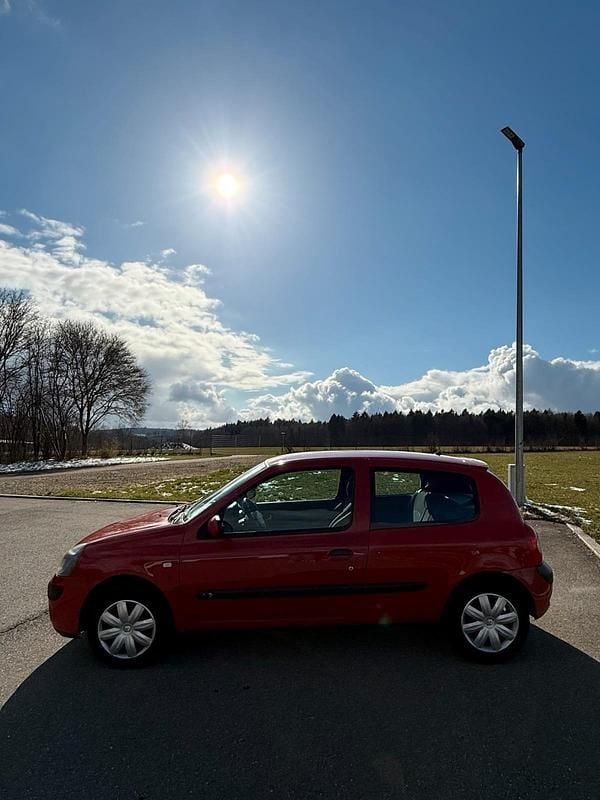 Gebraucht Renault Clio II 58 PS (42 kW) 2005 Rot Kleinwagen