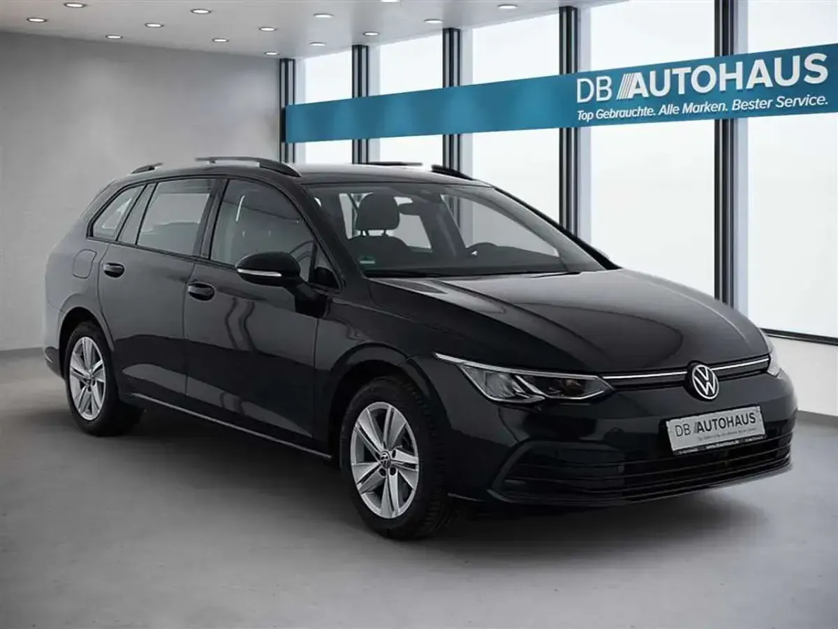 Gebraucht VW Golf VIII Life 116 PS (85 kW) 2024 Schwarz Kombi