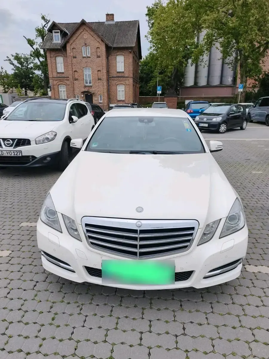 Gebraucht Mercedes E250 AMG 204 PS (150 kW) 2012 Weiß Limousine