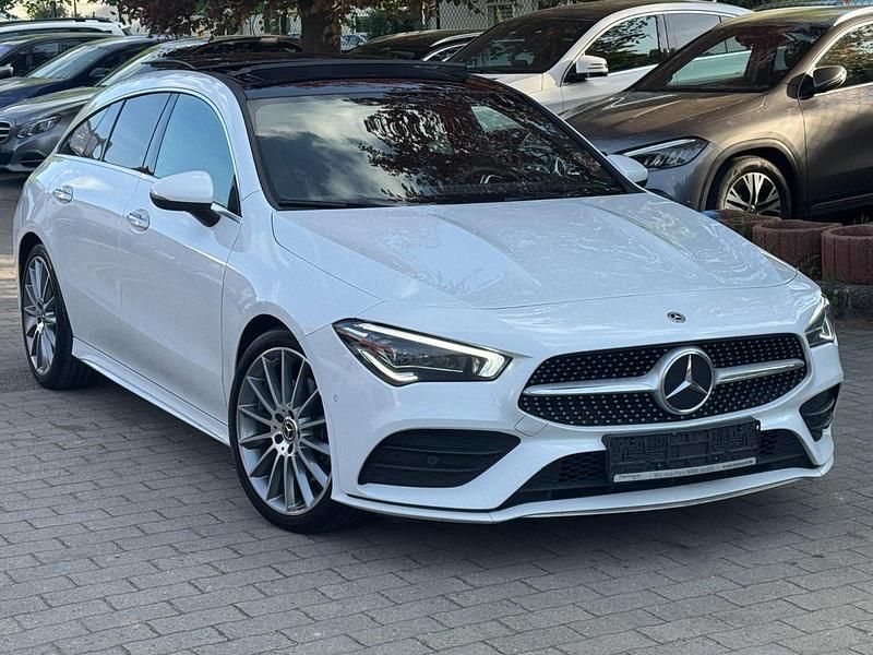 Weiß Gebraucht 2021 Mercedes CLA220 Premium Plus Limousine | 20.990 € (Teuer) - Bild 1/4