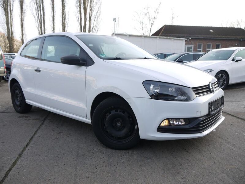 Gebraucht VW Polo Trendline 75 PS (55 kW) 2015 Weiß Limousine