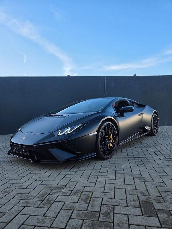Usata Lamborghini Huracán 640 CV (470 kW) 2024 Nero Coupé