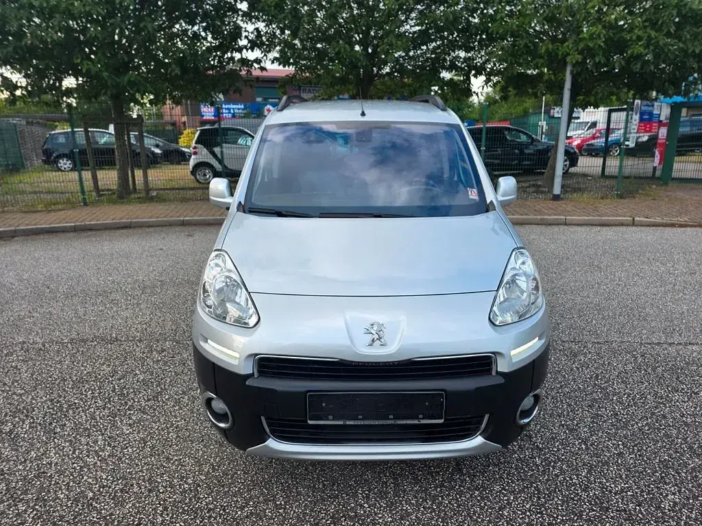 Gebraucht Peugeot Partner Tepee Active 98 PS (72 kW) 2013 Silber Van / Kleinbus