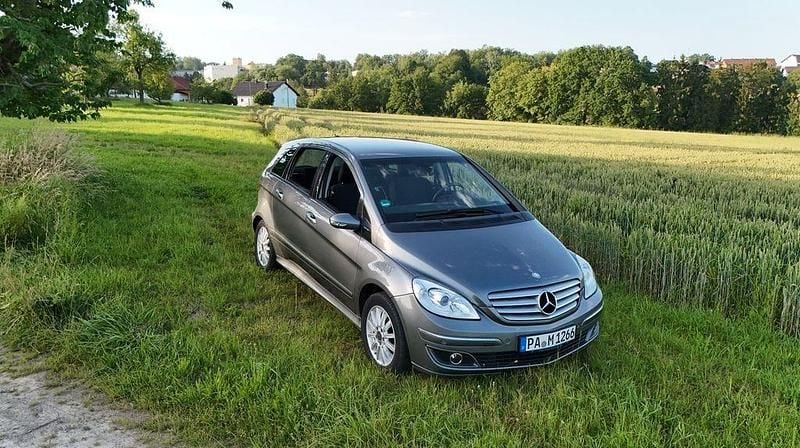 Grau Gebraucht 2007 Mercedes B170 Edition Van / Kleinbus | 4.400 € (Fairer Preis) - Bild 1/4