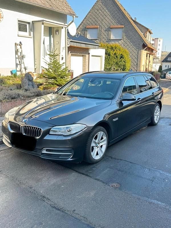 Gebraucht BMW 520 184 PS (135 kW) 2013 Braun Kombi