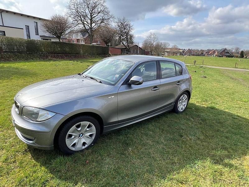 Gebraucht BMW 118 143 PS (105 kW) 2010 Grau Kleinwagen