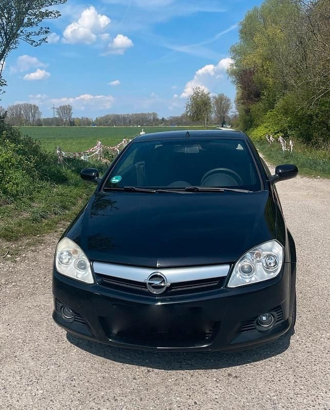 Second-hand Opel Tigra 2003 Negru Cabrio