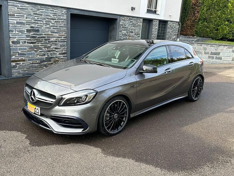 Grau Gebraucht 2018 Mercedes A45 AMG AMG Limousine | 33.000 € (Fairer Preis) - Bild 1/4