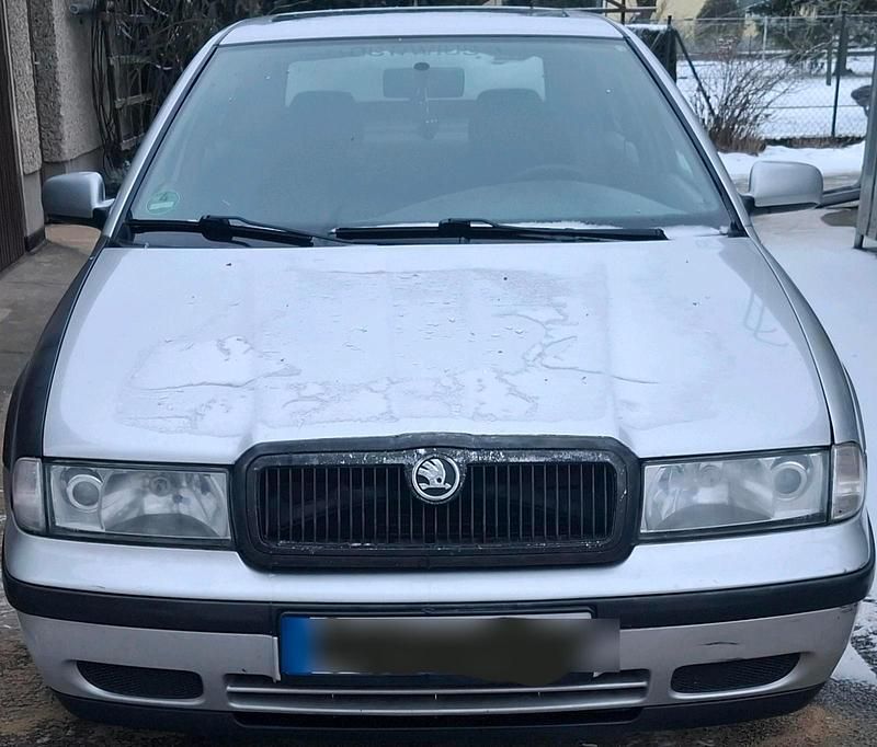 Silber Gebraucht 1998 Skoda Octavia Limousine | 500 € (Superpreis) - Bild 1/4