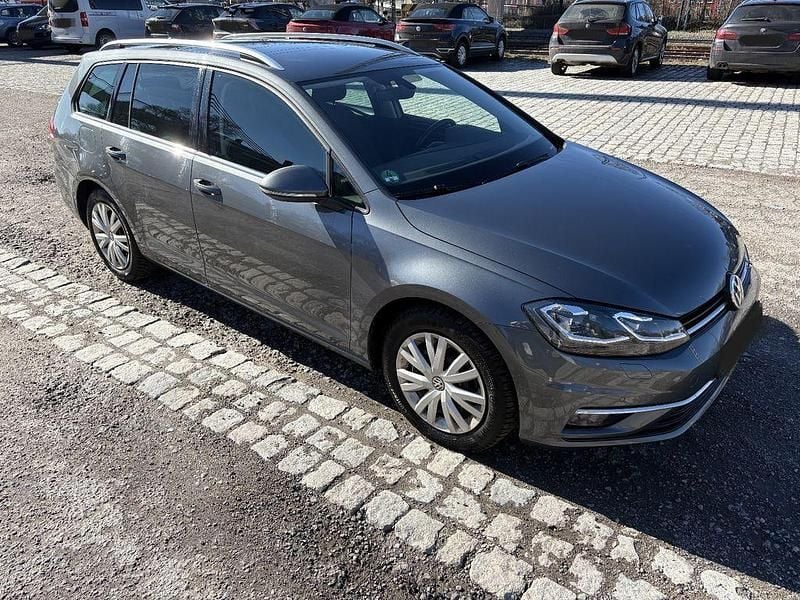 Gebraucht VW Golf VII Highline 150 PS (110 kW) 2019 Grau Kombi