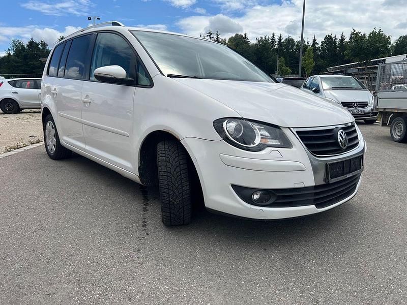 Gebraucht VW Touran 150 PS (110 kW) 2009 Weiß Van / Kleinbus