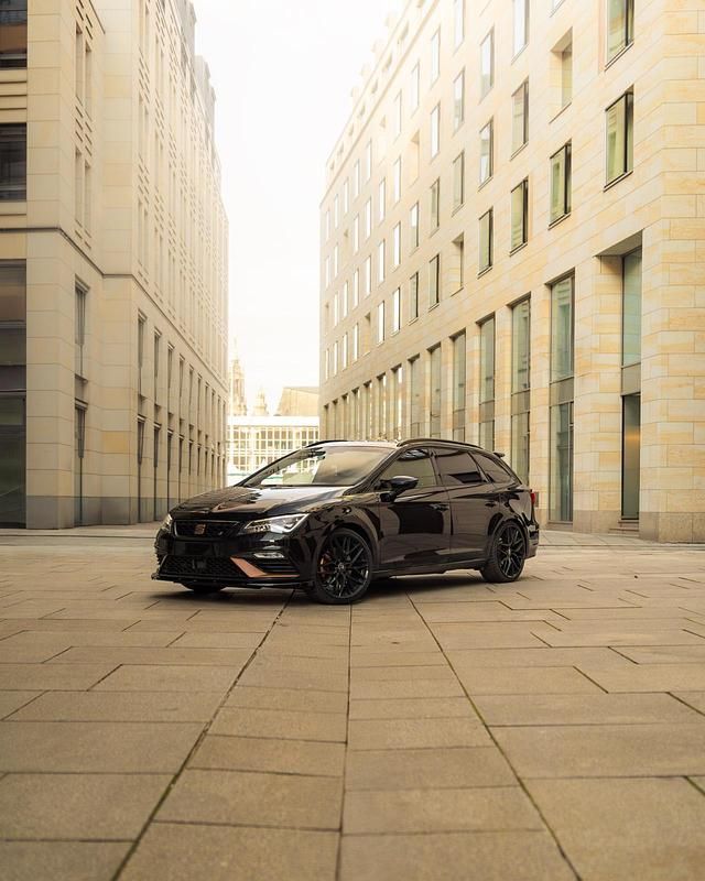 Schwarz Gebraucht 2018 Seat Leon ST CUPRA Kombi | 12.500 € (Superpreis) - Bild 1/4