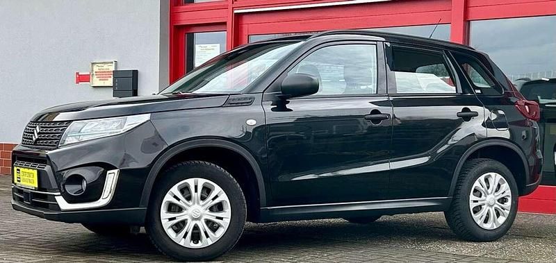 Gebraucht Suzuki Vitara Club 129 PS (94 kW) 2021 Schwarz SUV
