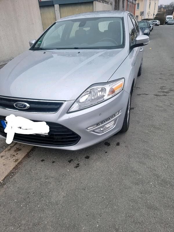 Gebraucht Ford Mondeo 140 PS (102 kW) 2012 Silber Kombi