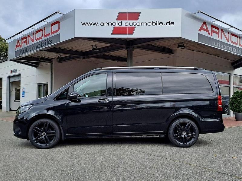 Schwarz Gebraucht 2019 Mercedes V220 Van / Kleinbus | 38.600 € (Fairer Preis) - Bild 1/4