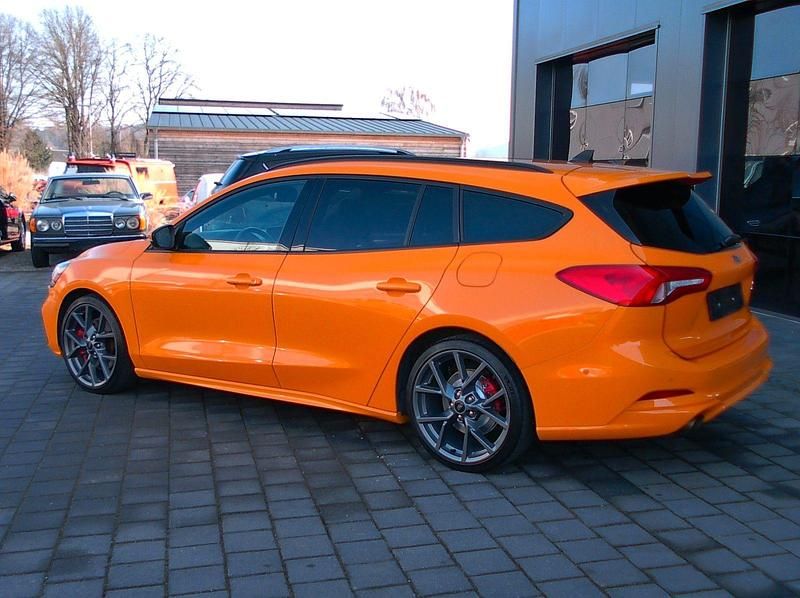 Gebraucht Ford Focus ST 280 PS (205 kW) 2021 Orange Kombi