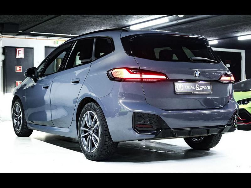Gebraucht BMW 220 Active Tourer M Sport 156 PS (114 kW) 2022 Grau Van / Kleinbus