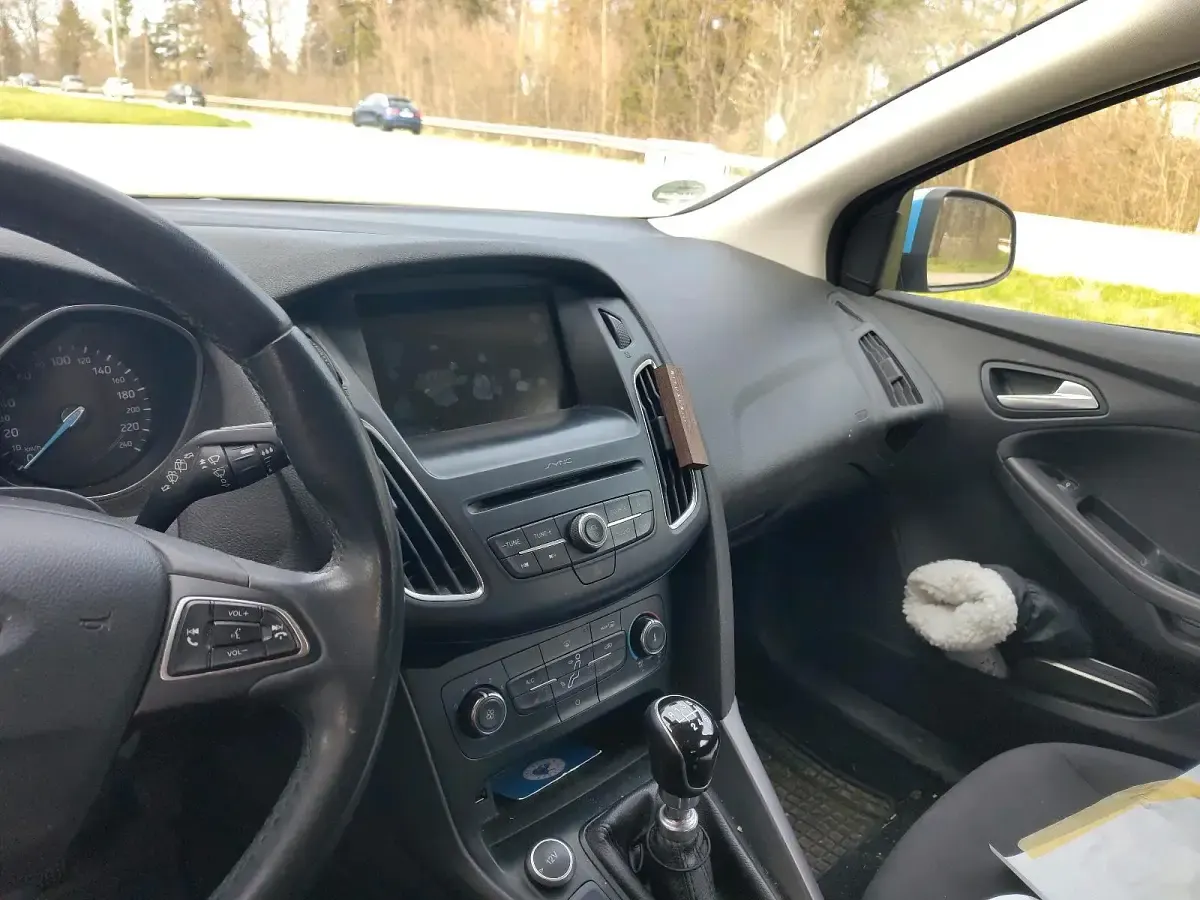Gebraucht Ford Focus 120 PS (88 kW) 2016 Blau Kombi