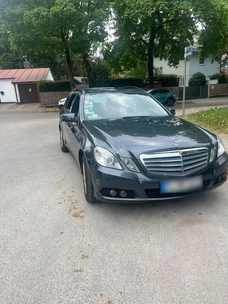 Gebraucht Mercedes E250 Avantgarde 204 PS (150 kW) 2010 Grau Kombi