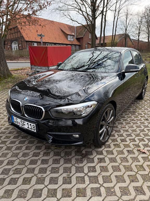 Gebraucht BMW 118 Advantage 136 PS (100 kW) 2018 Schwarz Kleinwagen