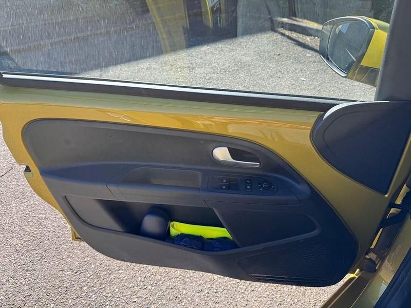 Gebraucht VW e-up! United 61 kW (83 PS) 2020 Gelb Kleinwagen