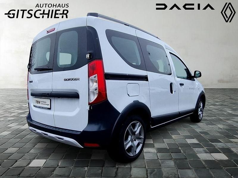 Gebraucht Dacia Dokker Stepway 131 PS (96 kW) 2021 Weiß Van / Kleinbus