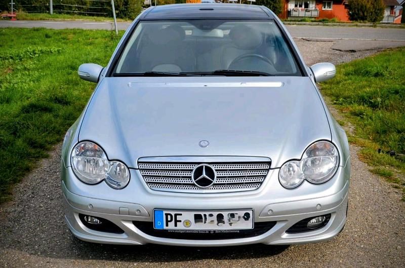Silber Gebraucht 2008 Mercedes 190 Limousine | 5.999 € - Bild 1/4