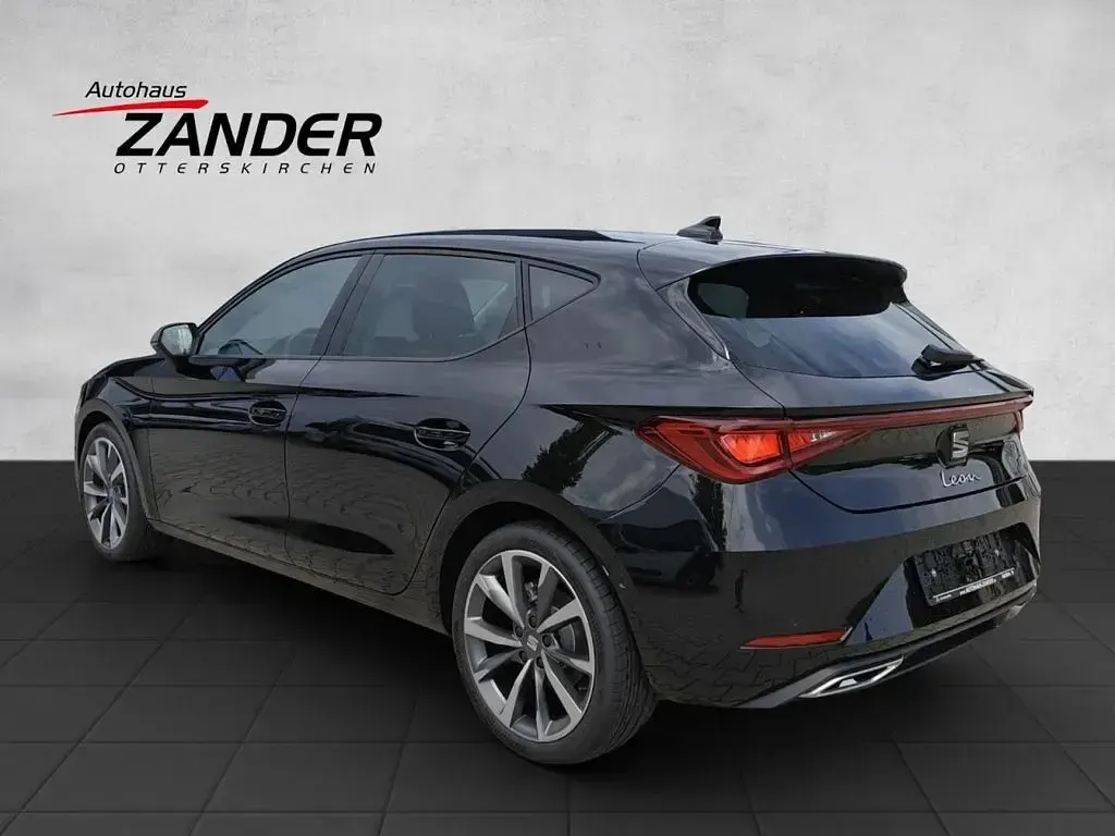 Neu Seat Leon FR 150 PS (110 kW) 2026 Schwarz Limousine