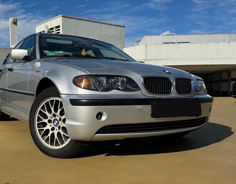 Grau Gebraucht 2003 BMW 316 Limousine | 1.650 € (Superpreis) - Bild 1/4