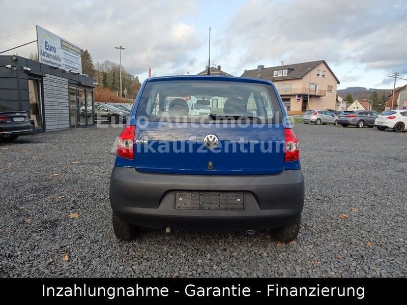 Gebraucht VW Fox Basis 54 PS (39 kW) 2010 Blau Kleinwagen