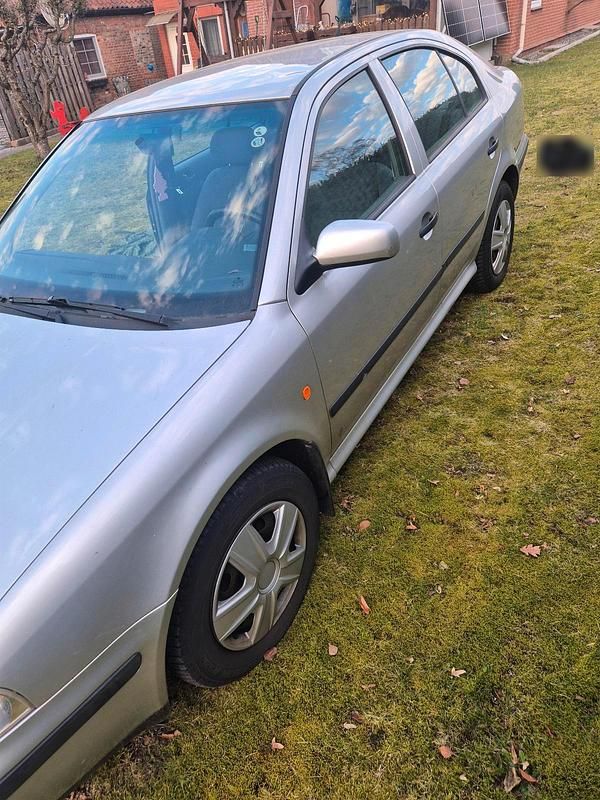 Gebraucht Skoda Octavia 74 PS (54 kW) 2000 Silber Limousine