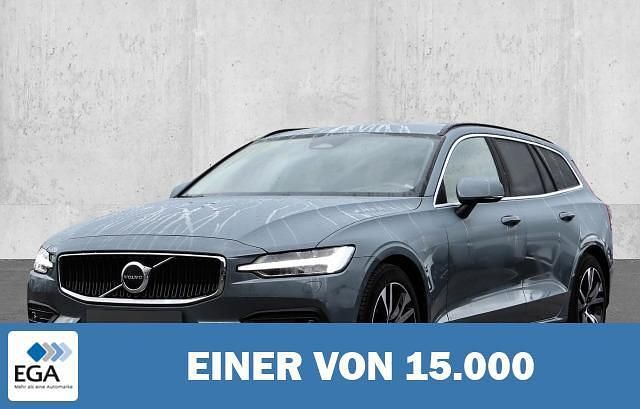 Gebraucht Volvo V60 Core 163 PS (119 kW) 2024 Metallic Kombi